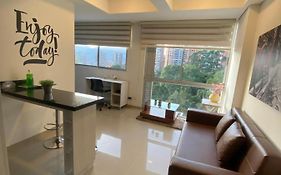 Apartasuite moderna - en el corazón del poblado medellín